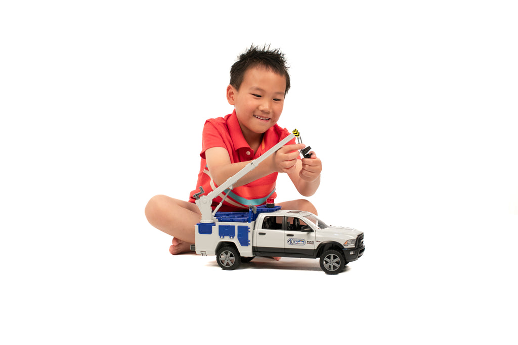 Bruder 02509 Ram 2500 Service Truck with Rotating Beacon 20.12.8