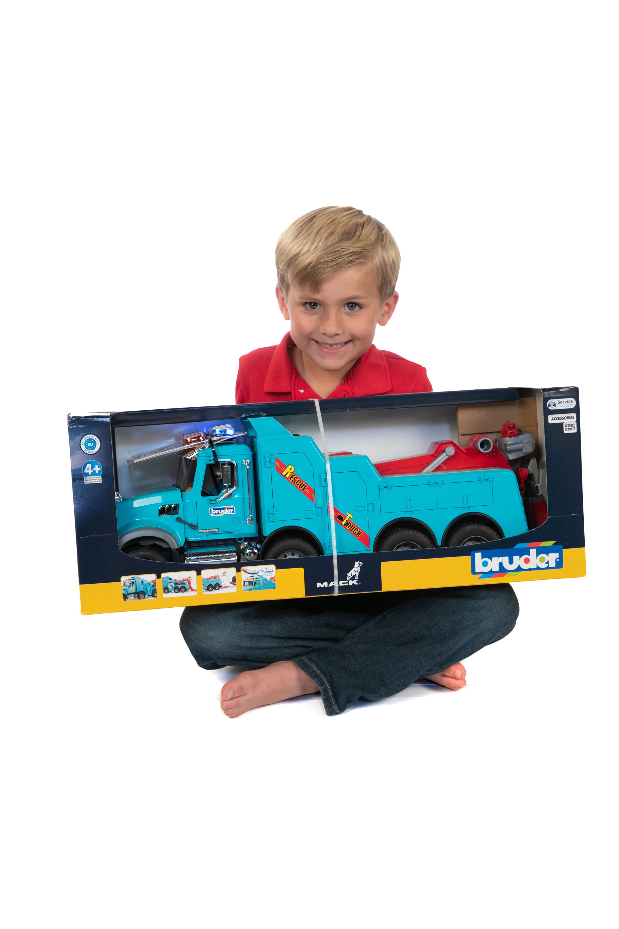 Bruder 02831 *New* Mack Granite Recovery and Towing Truck with Light and Sound Module 26.10.10