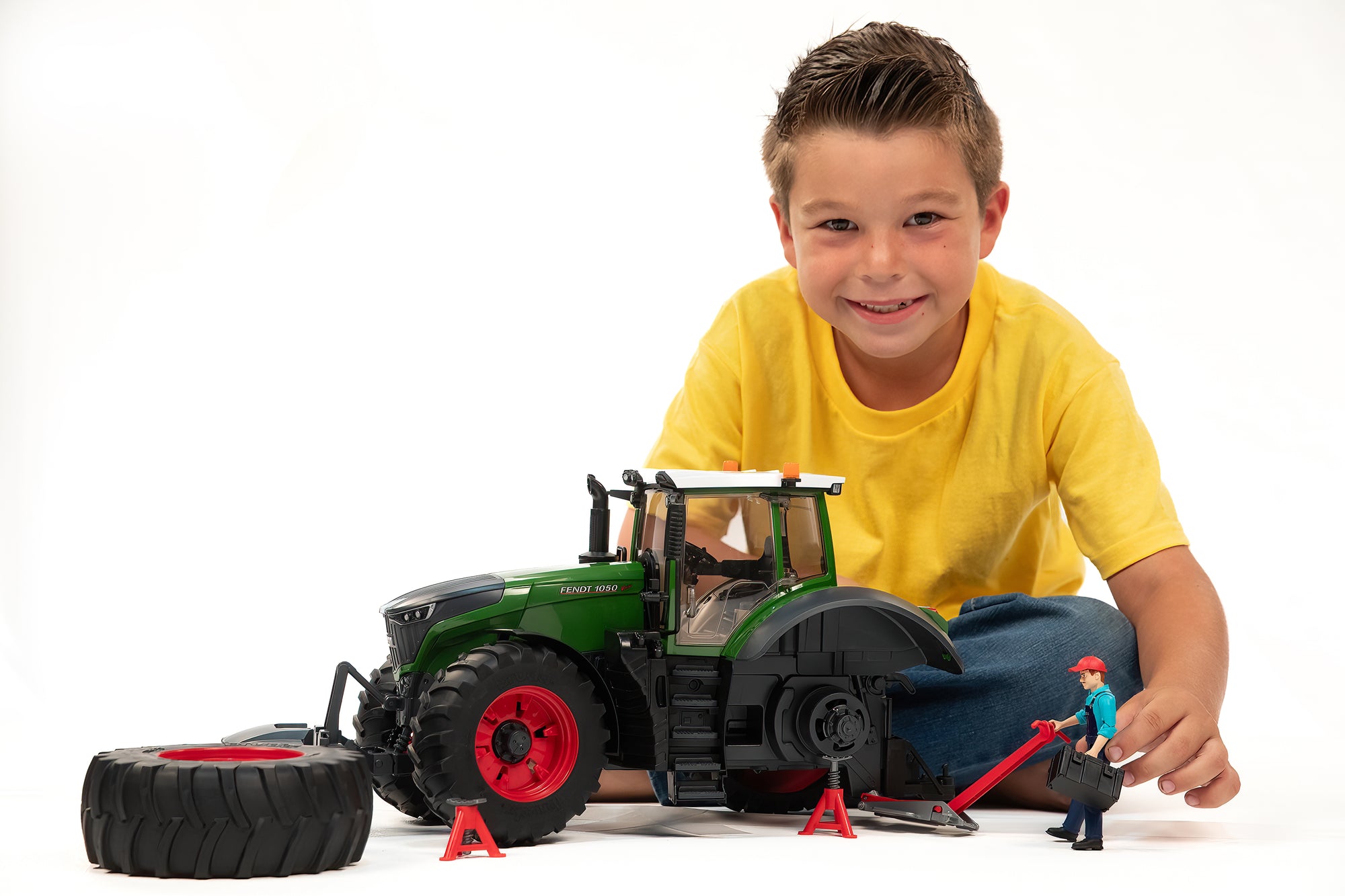 Bruder 04041 Fendt 1050 Vario with Mechanic and Workshop Equipment 18.10.10