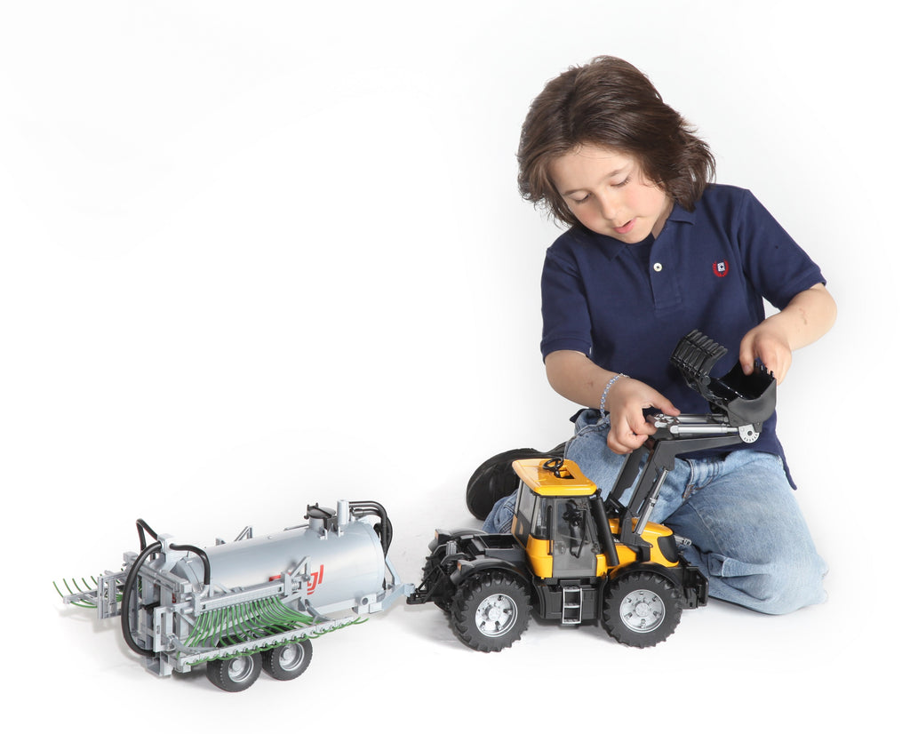 Bruder 02020 Fliegl Barrel Trailer with Spread Tubes 18.10.10