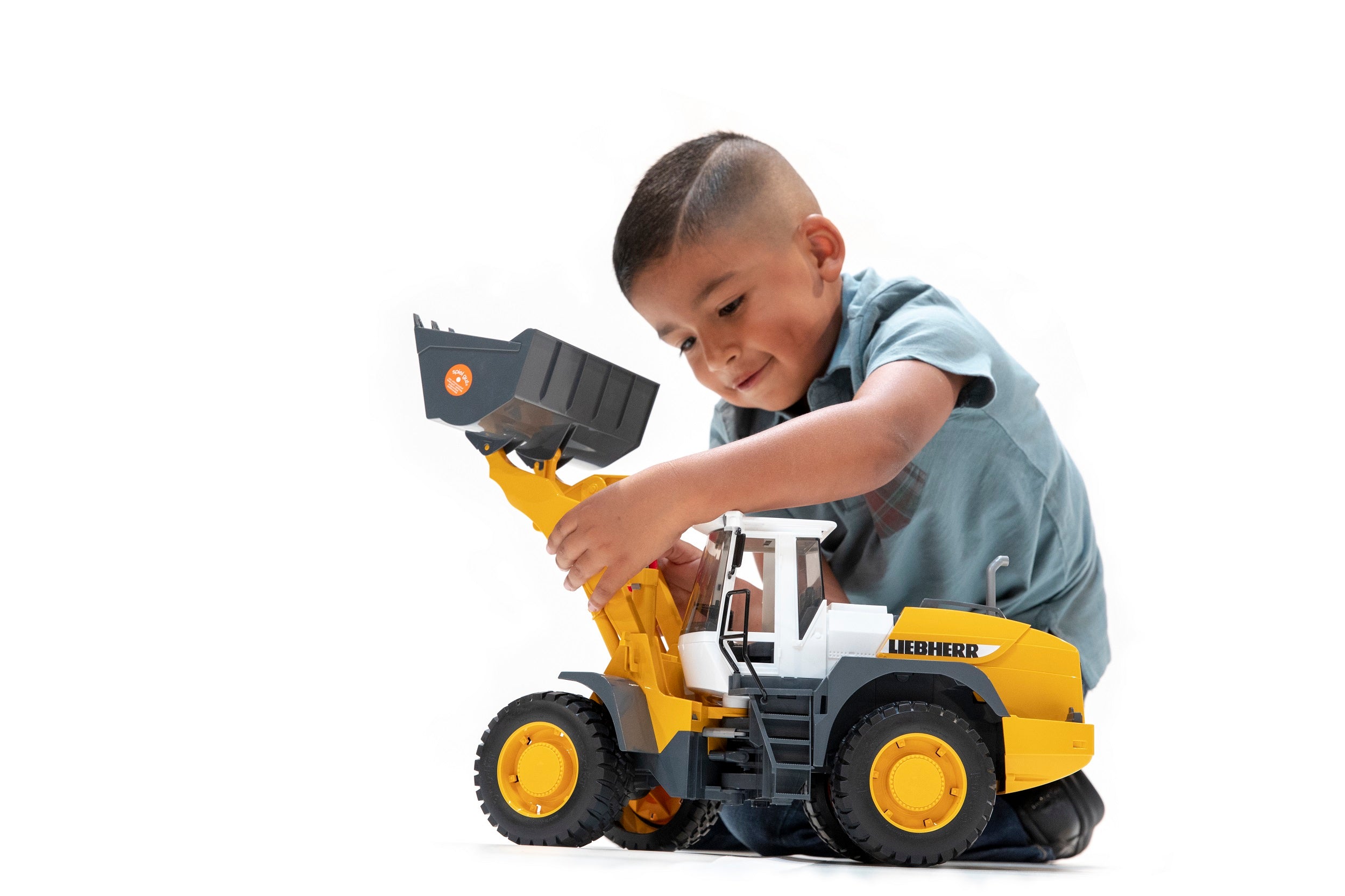 Liebherr Articulated road loader L574 – Bruder – Bruder Toy Shop