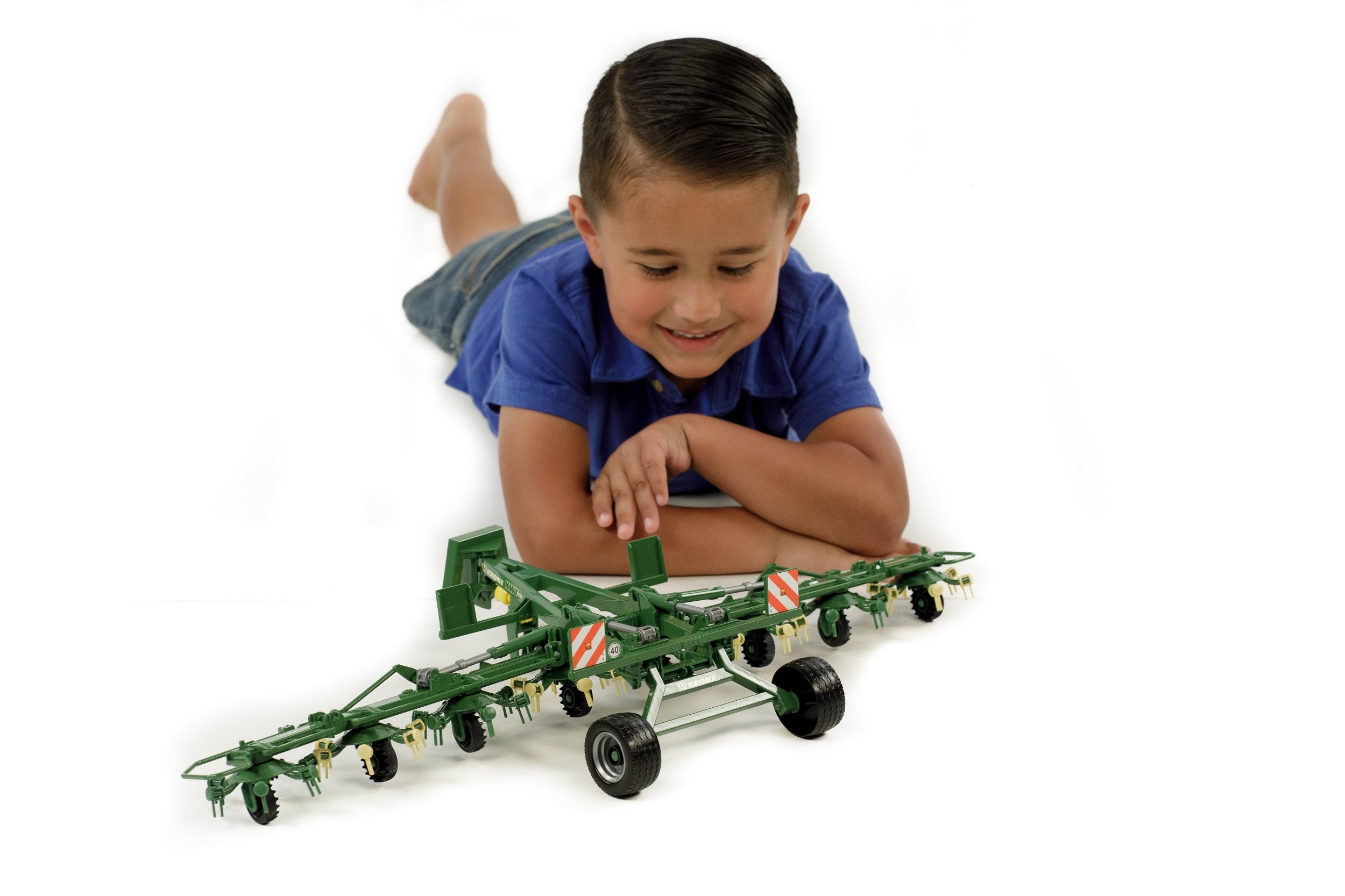 Krone trailed rotary tedder with running gear KWT 8.82 – Bruder