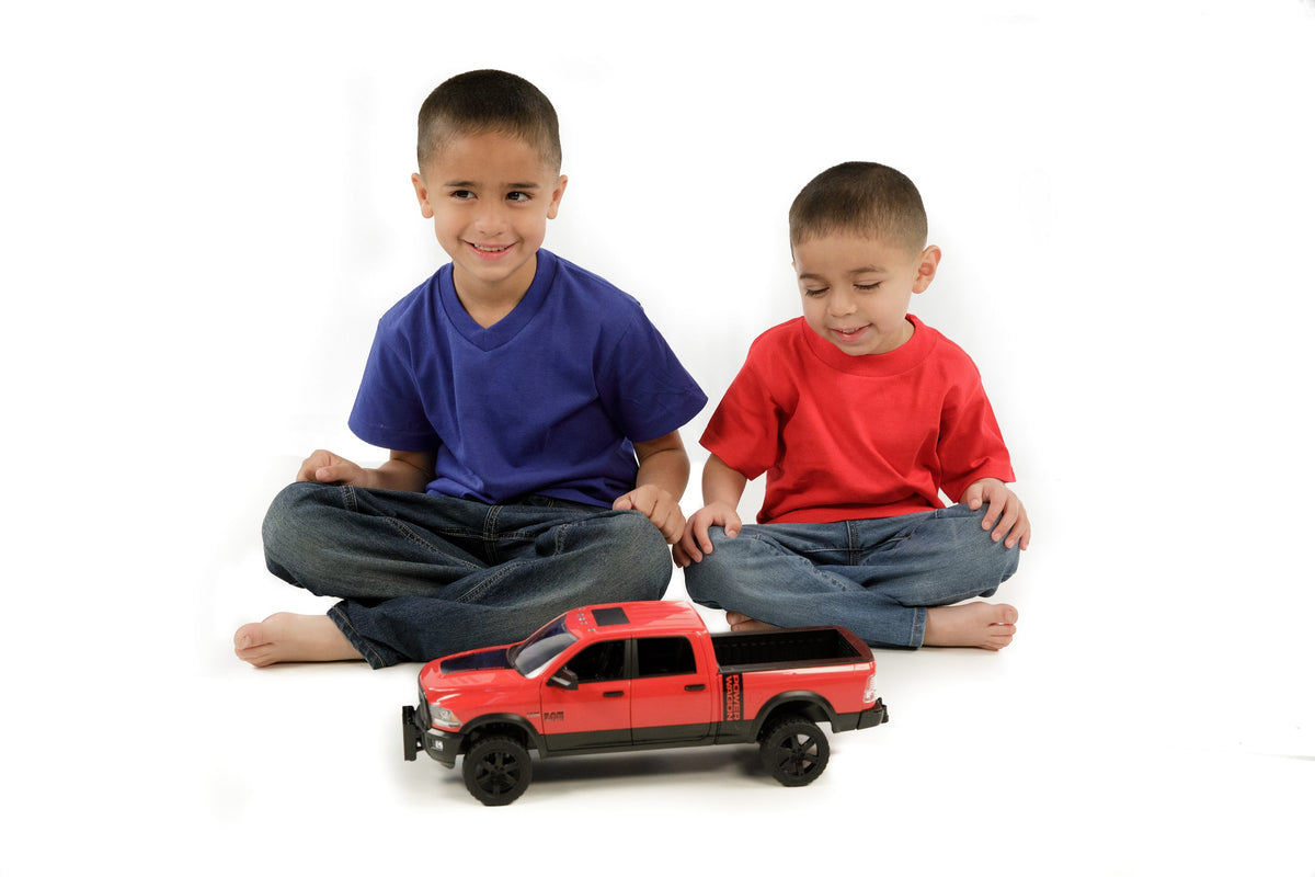 BRUDER 02500 (2500) Auto terénní džíp RAM 2500 Power Wagon funkční BRUDER 02500 (2500) Auto terénní džíp RAM 2500 Power Wagon funkční