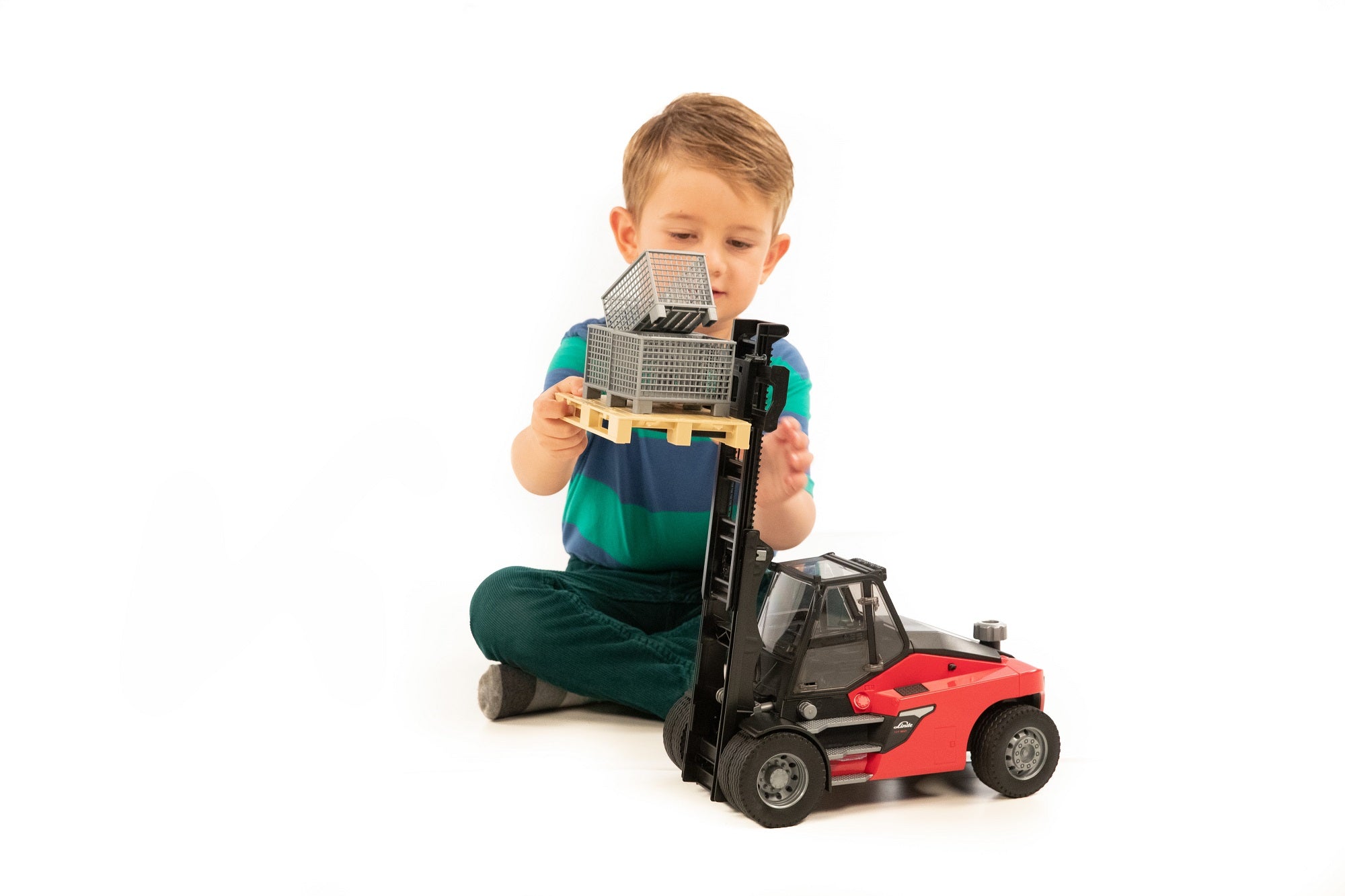 Bruder 02513 Linde HT160 Forklift with Pallet and 3 Pallet Cages 24.12.8