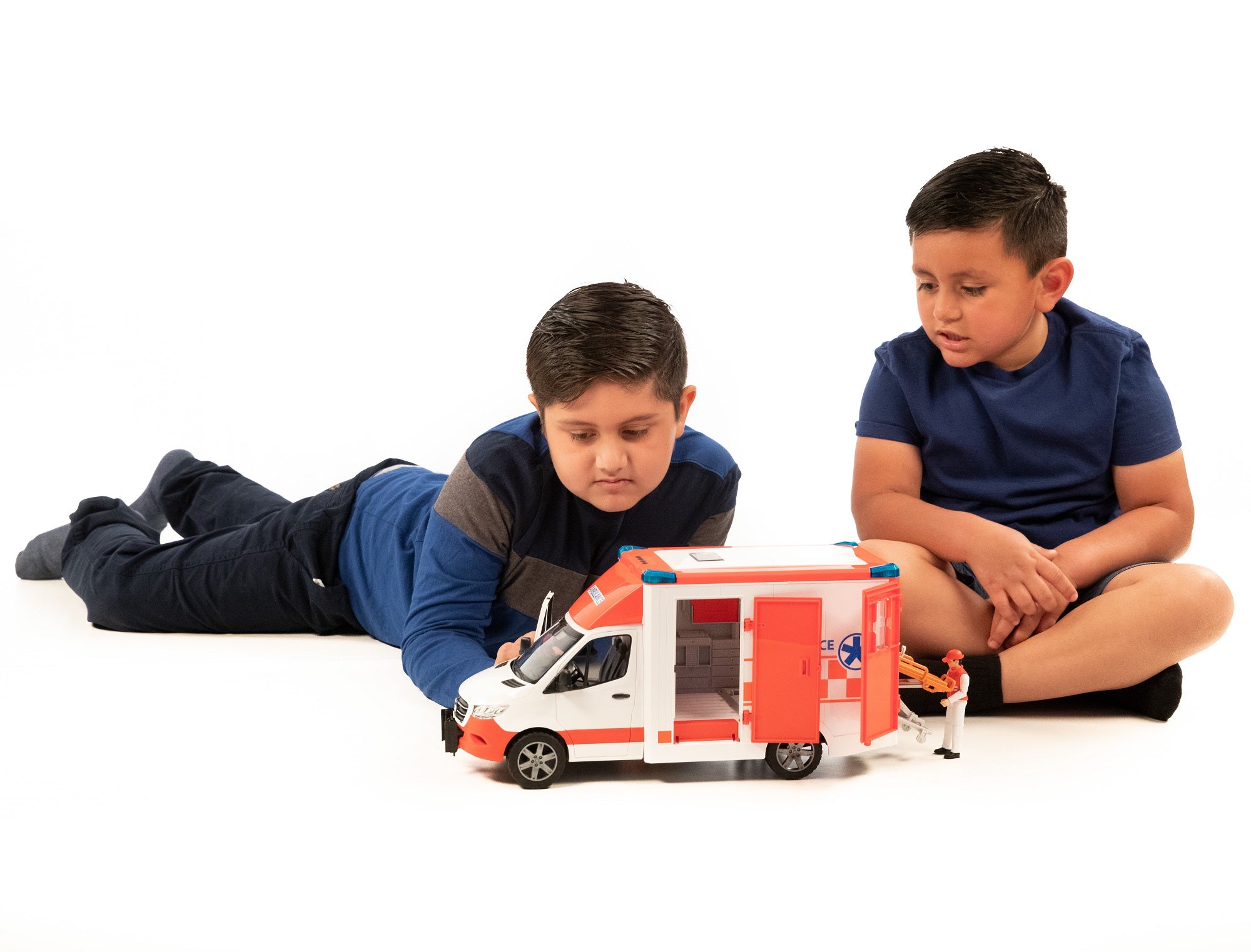 Bruder 02676 Mercedes-Benz Sprinter Ambulance with Driver 20.12.8