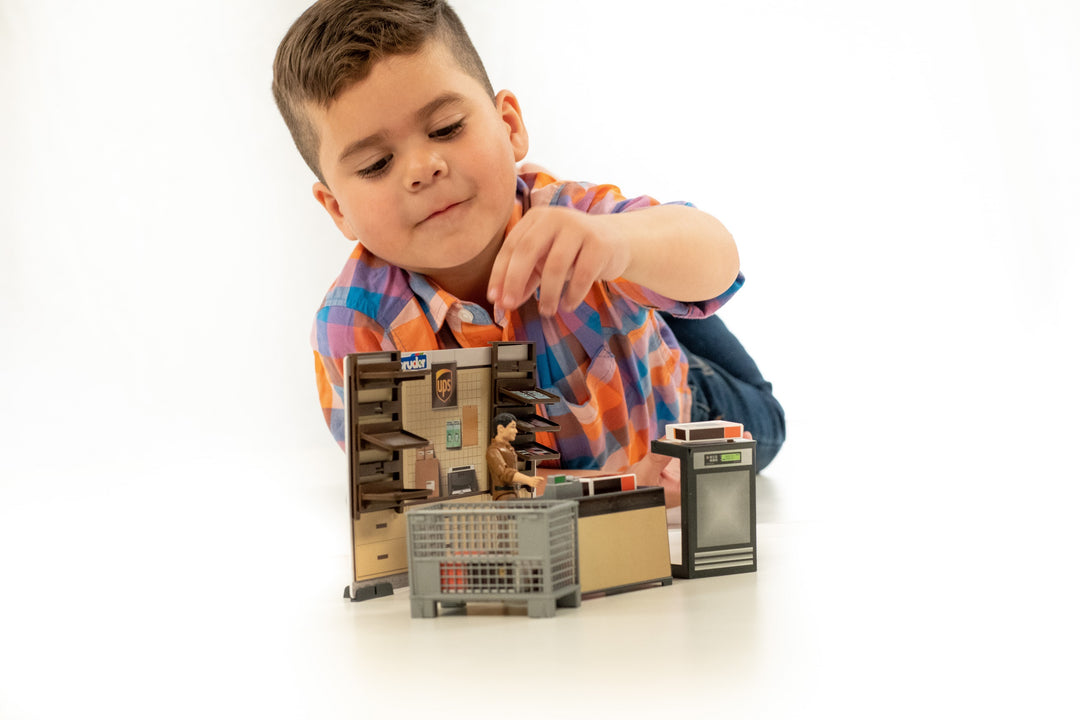 Bruder 62250 bworld UPS Store with Worker – Bruder Toy Shop