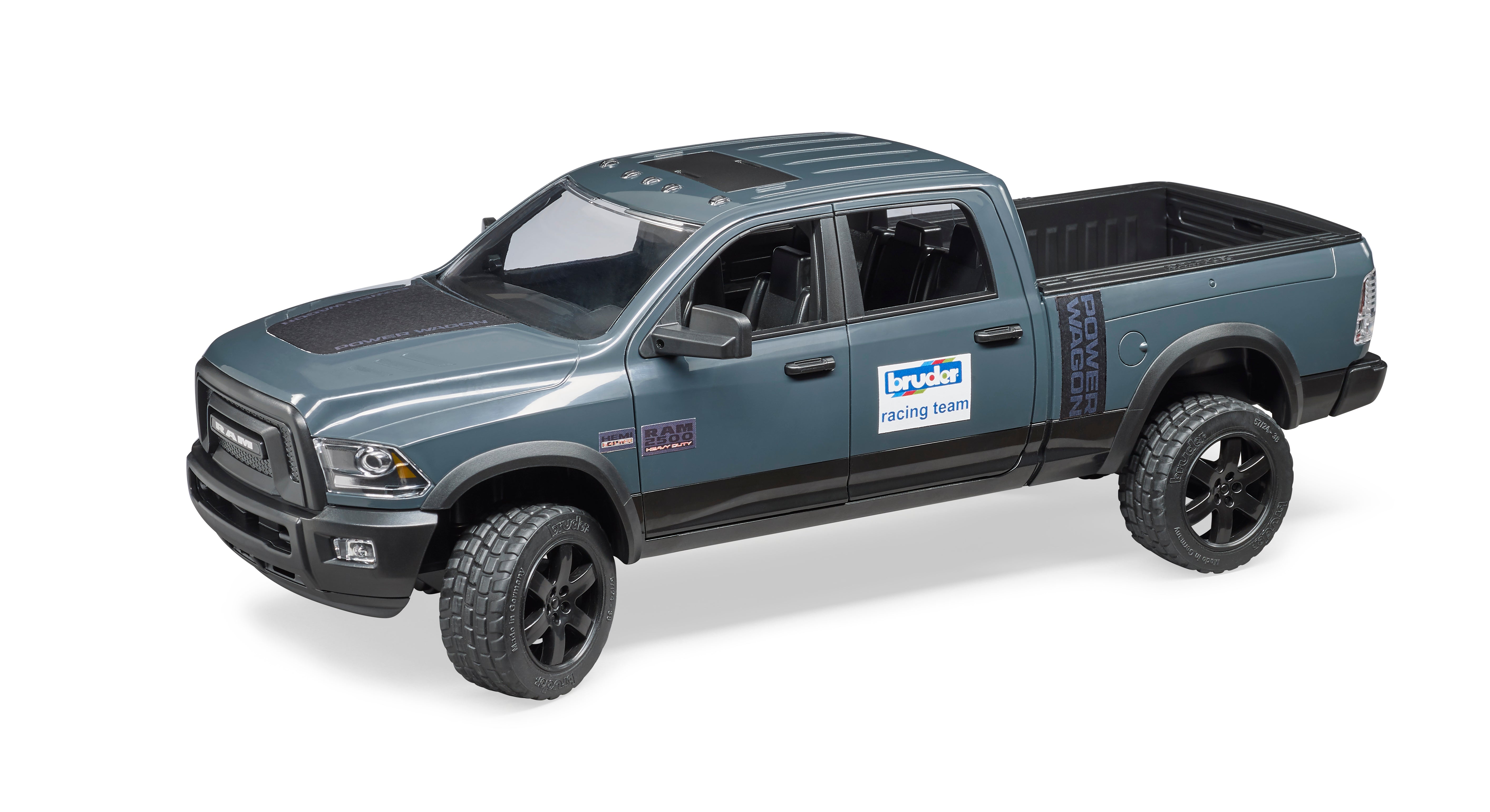 Bruder 02504 Ram 2500 Power Wagon and Roadster Racing Team — 1:16