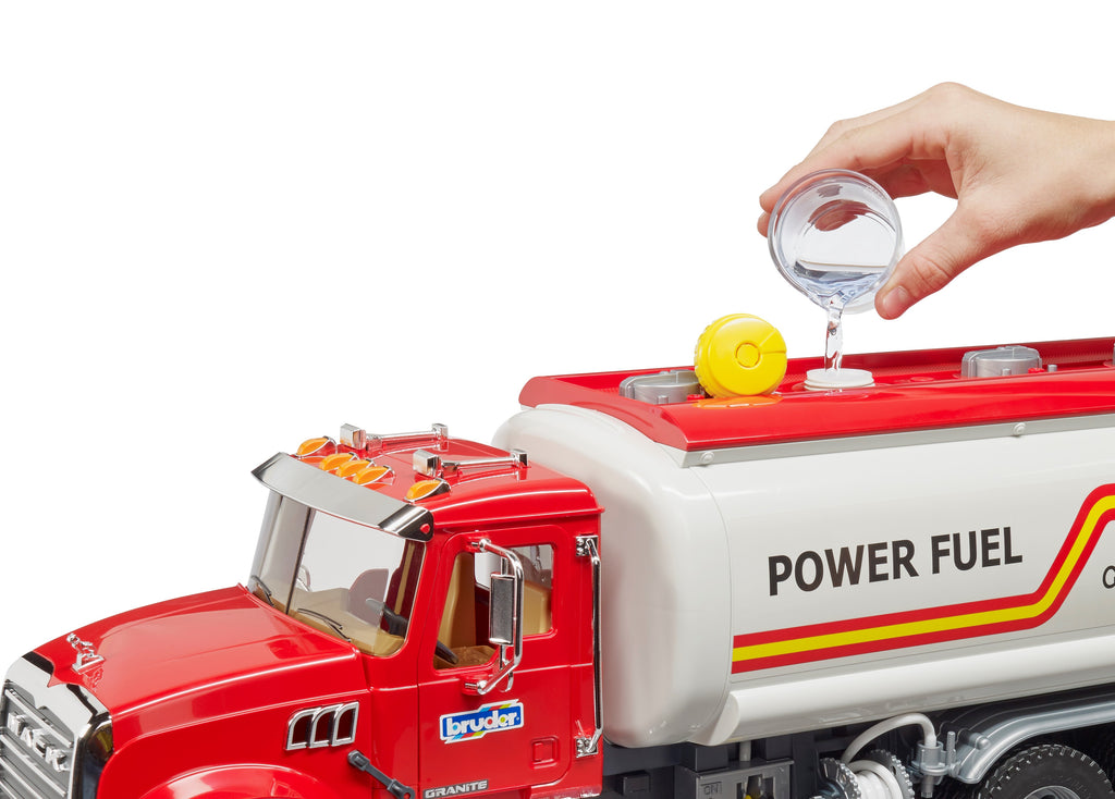 Bruder 02827 Mack Granite Tanker Truck 24.12.8