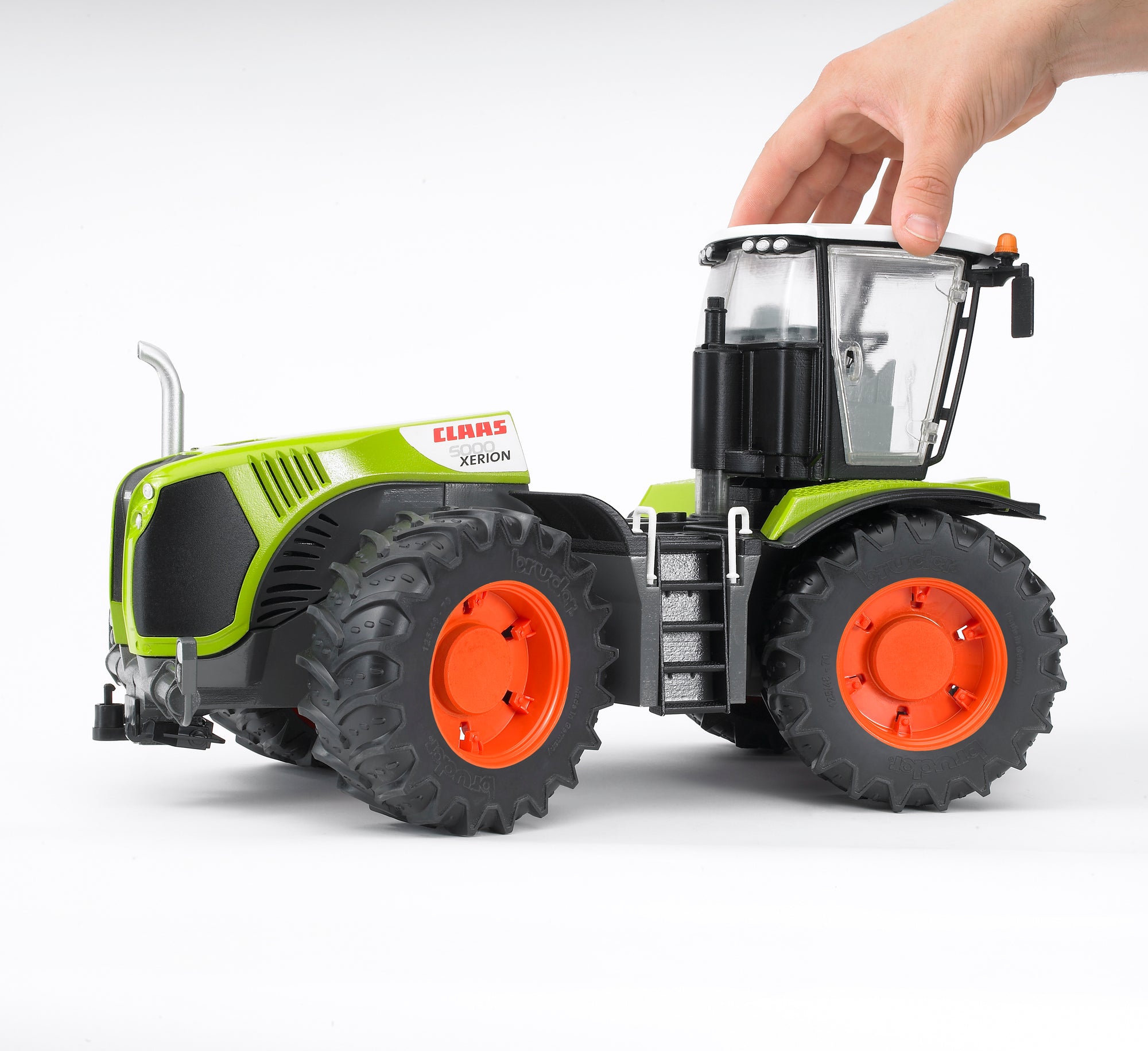 Bruder 03015 Claas Xerion 5000 18.10.10